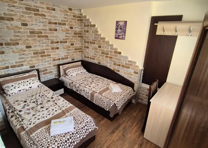 Divna Forest & House Guest house *