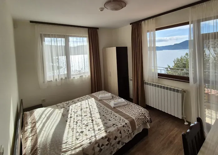 Divna Forest & House *